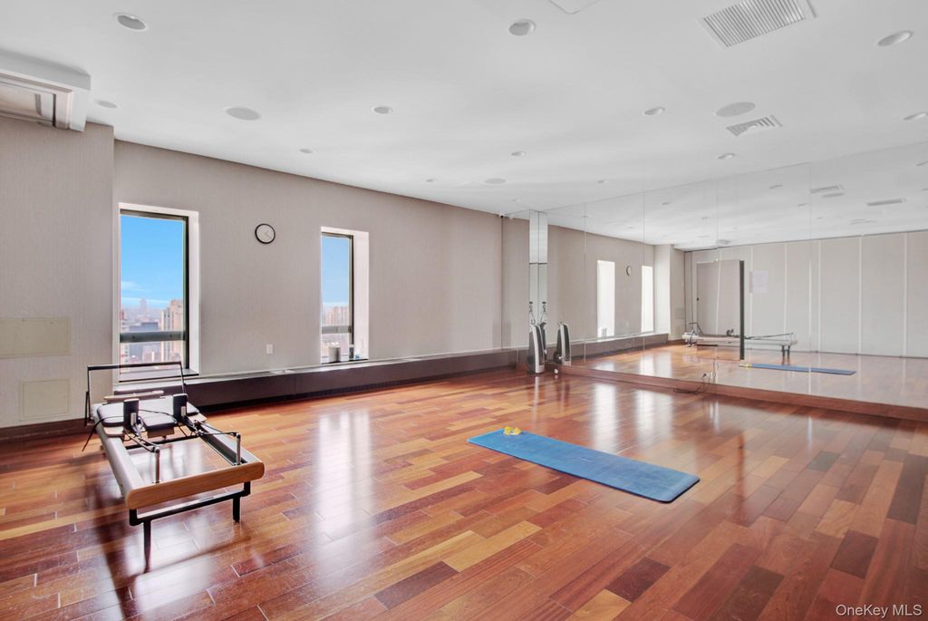 530 E 76th Street 34/35, New York (manhattan), NY 10021 — photo 5