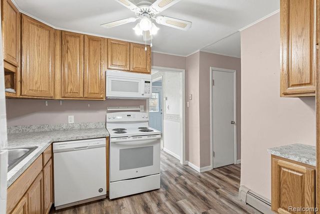 5101 Kendall Drive, Burton, MI 48509