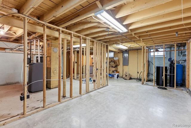5101 Kendall Drive, Burton, MI 48509