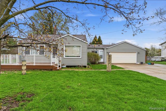 5101 Kendall Drive, Burton, MI 48509