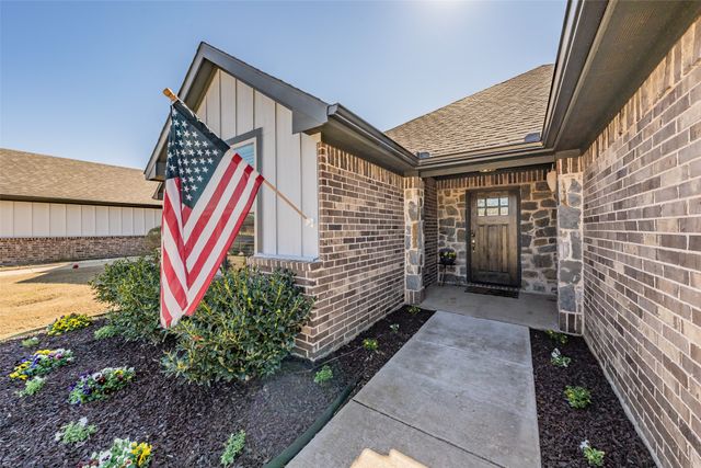 141 Maverick Lane, Pilot Point, TX 76258