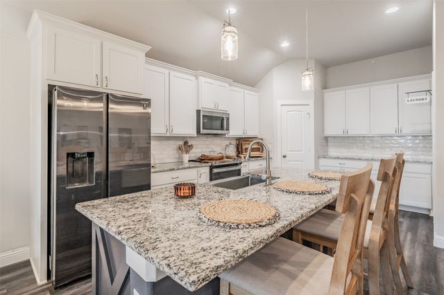 141 Maverick Lane, Pilot Point, TX 76258