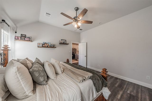 141 Maverick Lane, Pilot Point, TX 76258