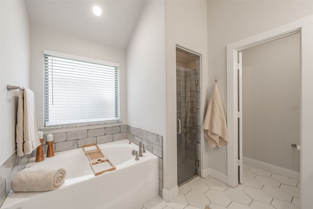 141 Maverick Lane, Pilot Point, TX 76258