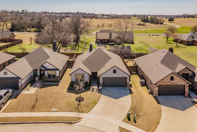 141 Maverick Lane, Pilot Point, TX 76258