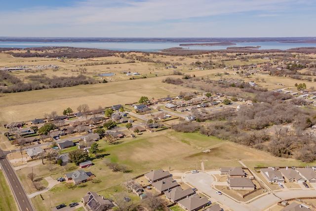 141 Maverick Lane, Pilot Point, TX 76258