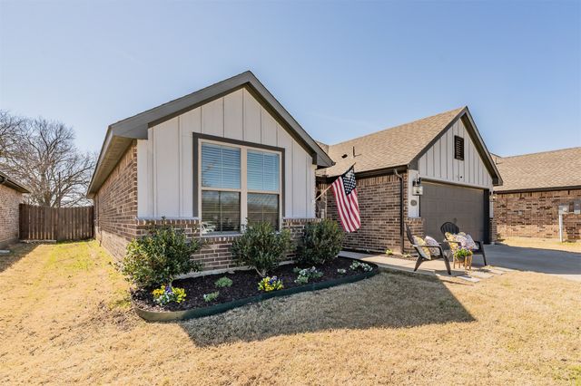 141 Maverick Lane, Pilot Point, TX 76258