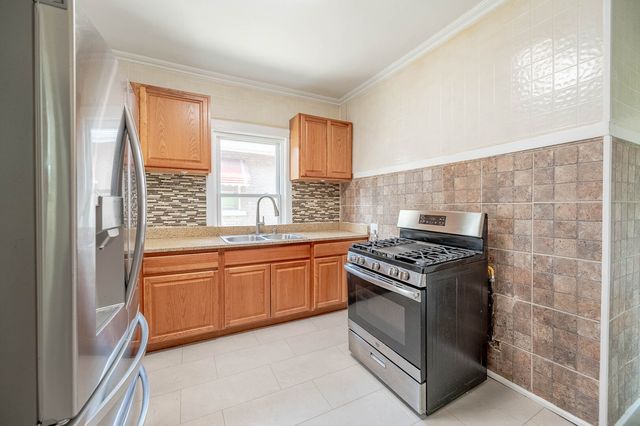 39 W 113th Place, Chicago, IL 60628