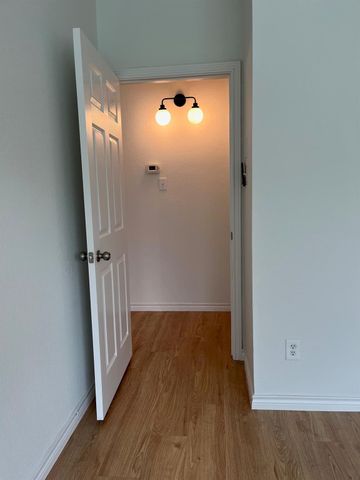 924 Bowie Drive, Lavon, TX 75116