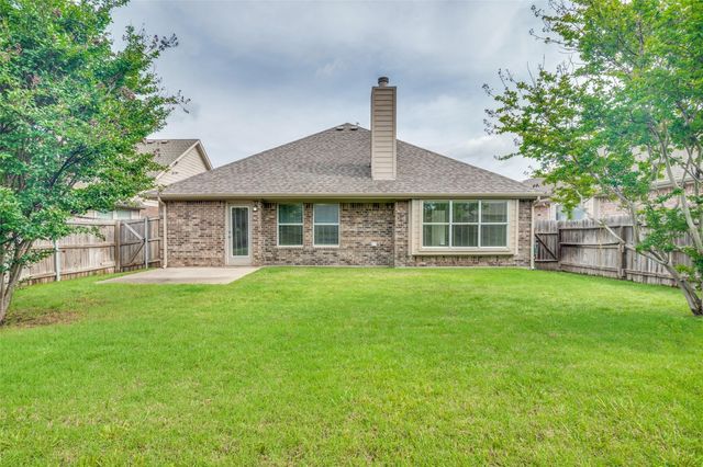 924 Bowie Drive, Lavon, TX 75116