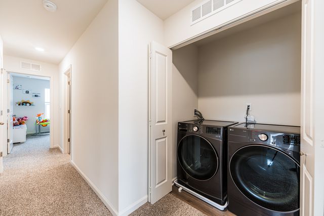 1053 Briar Glen Court, Hampshire, IL 60140