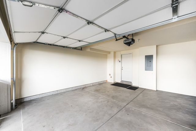 1053 Briar Glen Court, Hampshire, IL 60140