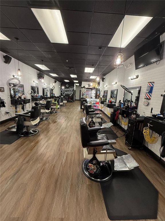 Barber Shop 127 Ave, Miami, FL 33177