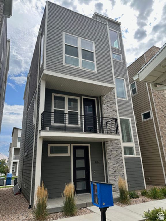 Image 1 of property listing at 416 S 650 E #211, American Fork, UT 84003