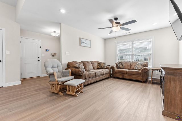 109 Red Tail Circle, Byron, GA 31008