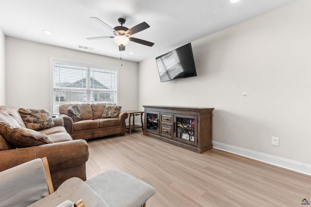 109 Red Tail Circle, Byron, GA 31008