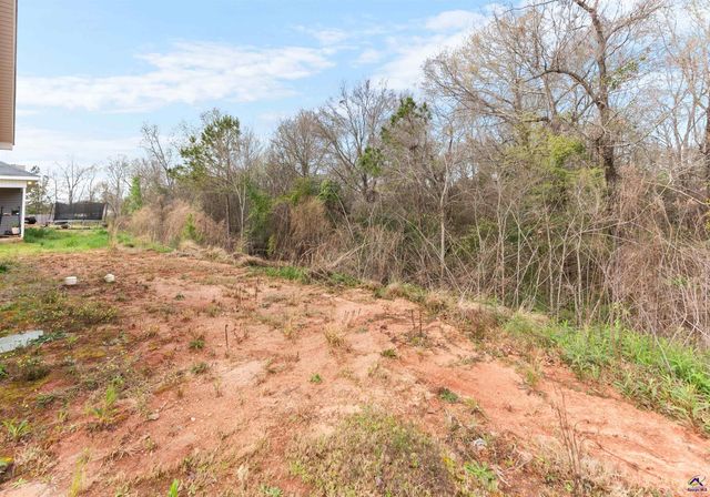 109 Red Tail Circle, Byron, GA 31008