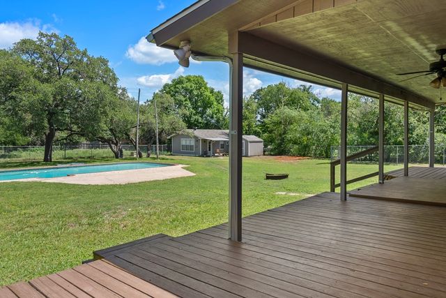 117 N West Lane, Kerrville, TX 78028