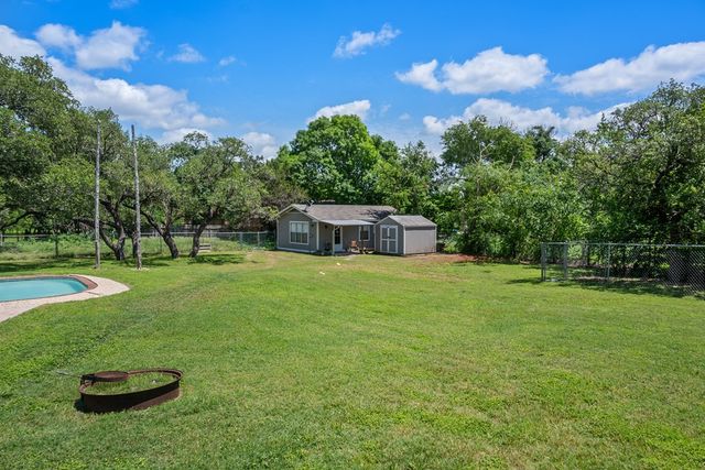 117 N West Lane, Kerrville, TX 78028