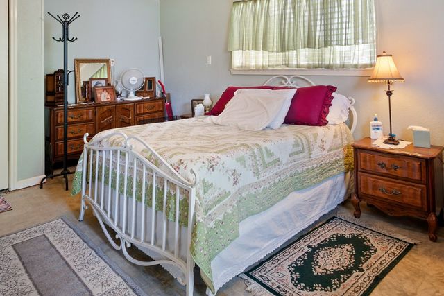 117 N West Lane, Kerrville, TX 78028