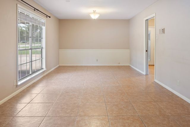 117 N West Lane, Kerrville, TX 78028