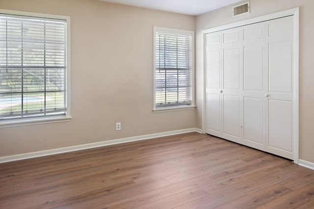 117 N West Lane, Kerrville, TX 78028