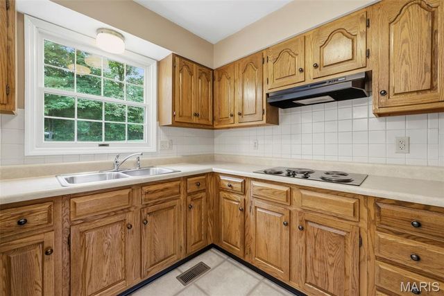 176 Spring Oaks Drive, Ballwin, MO 63011
