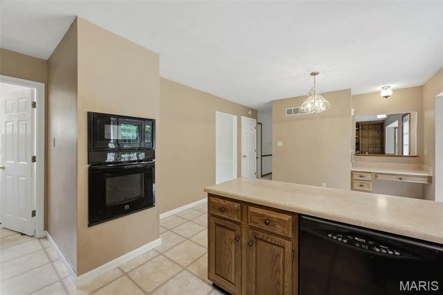 176 Spring Oaks Drive, Ballwin, MO 63011