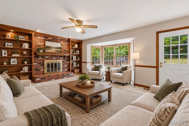 176 Spring Oaks Drive, Ballwin, MO 63011