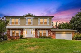 176 Spring Oaks Drive, Ballwin, MO 63011