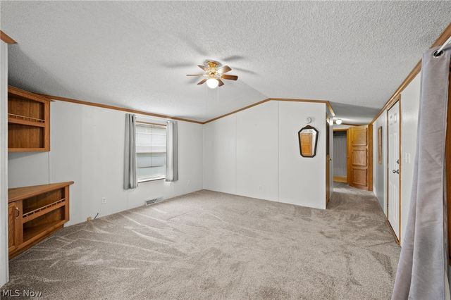 6 Laverne Lane, Chardon, OH 44024