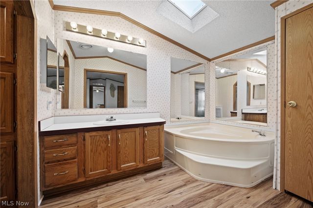 6 Laverne Lane, Chardon, OH 44024