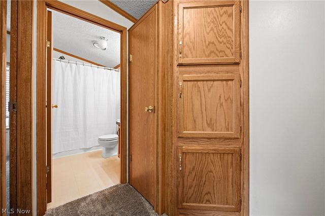 6 Laverne Lane, Chardon, OH 44024