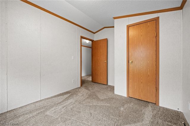 6 Laverne Lane, Chardon, OH 44024