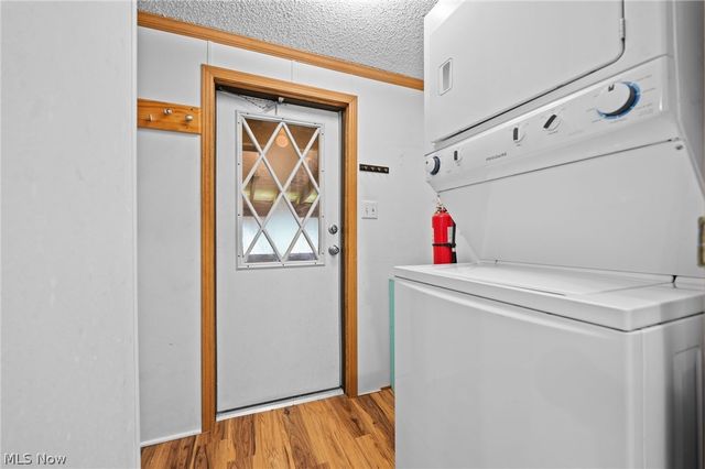 6 Laverne Lane, Chardon, OH 44024