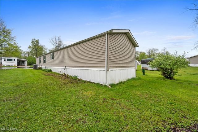 6 Laverne Lane, Chardon, OH 44024