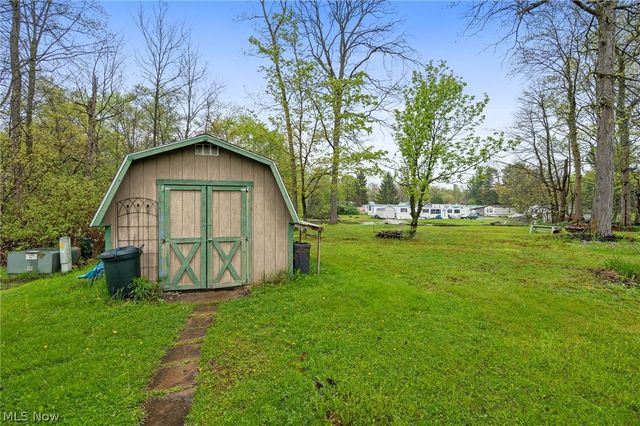 6 Laverne Lane, Chardon, OH 44024