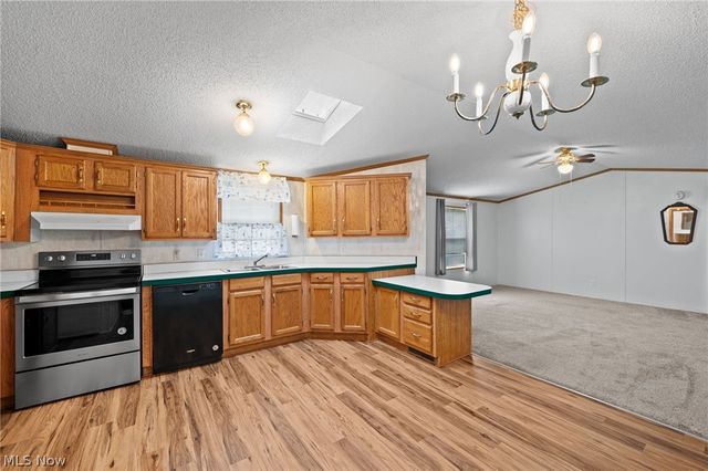 6 Laverne Lane, Chardon, OH 44024