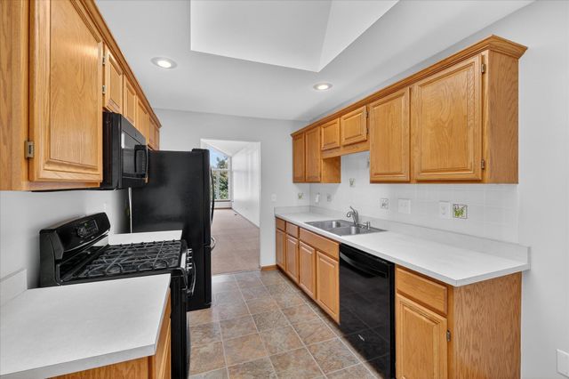 48564 Hudson Bay Court, Shelby Twp, MI 48315