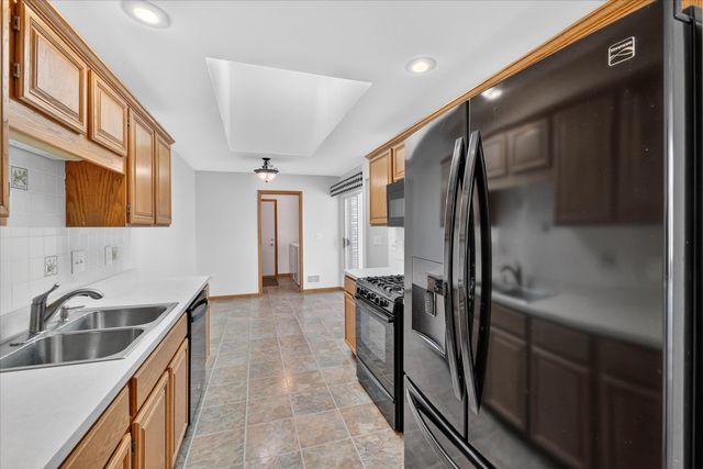 48564 Hudson Bay Court, Shelby Twp, MI 48315