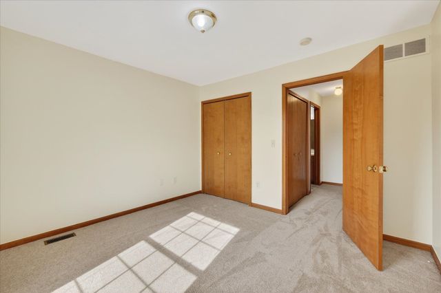 48564 Hudson Bay Court, Shelby Twp, MI 48315