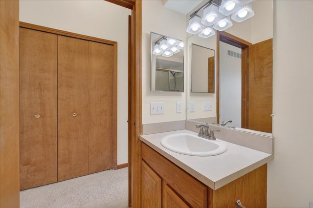 48564 Hudson Bay Court, Shelby Twp, MI 48315