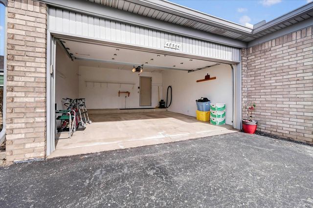 48564 Hudson Bay Court, Shelby Twp, MI 48315