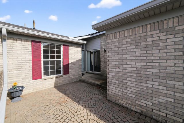 48564 Hudson Bay Court, Shelby Twp, MI 48315