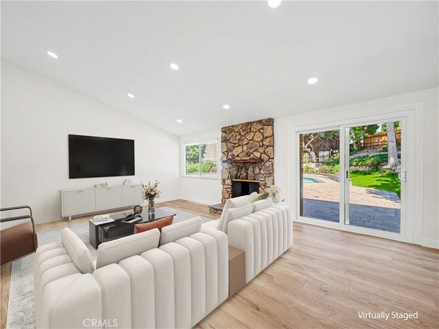 5604 Mason Avenue, Woodland Hills, CA 91367