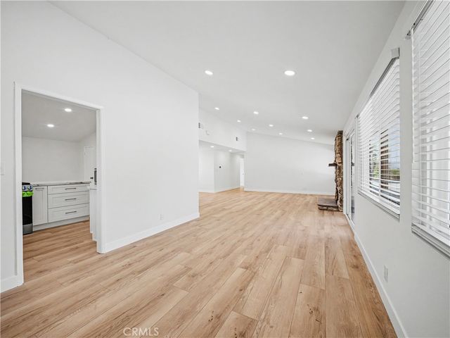 5604 Mason Avenue, Woodland Hills, CA 91367
