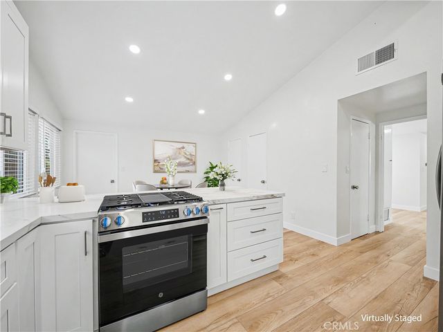 5604 Mason Avenue, Woodland Hills, CA 91367