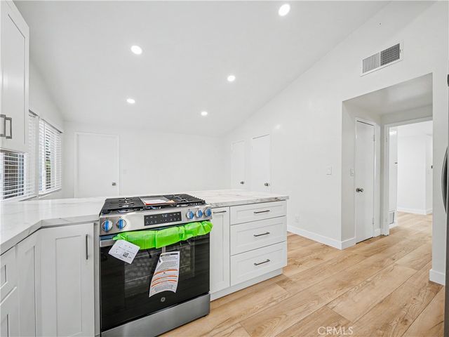 5604 Mason Avenue, Woodland Hills, CA 91367