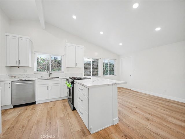 5604 Mason Avenue, Woodland Hills, CA 91367