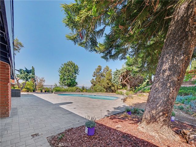 5604 Mason Avenue, Woodland Hills, CA 91367